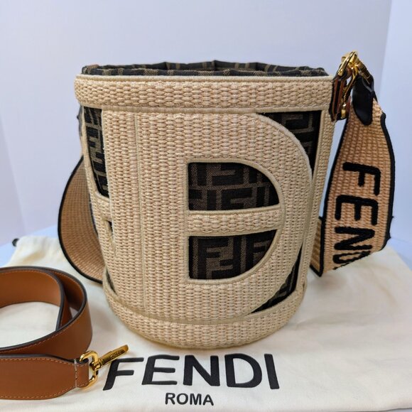 Fendi Step Out Bucket Bag Straw and Zucca Canvas Medium with Rare Strap - Picture 2 of 16